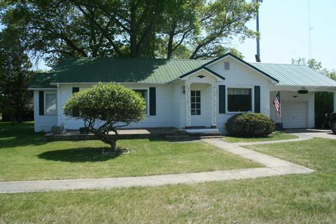 709 W State, East Tawas, MI 48730