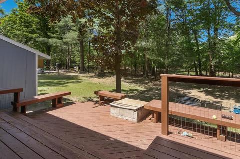 432 E Oak Ridge Dr, Traverse City, MI 49685