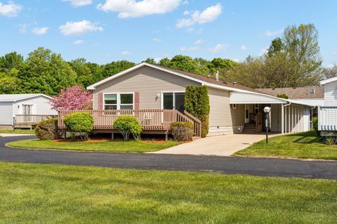 3264 Sun View Ln, Arcadia, MI 49613