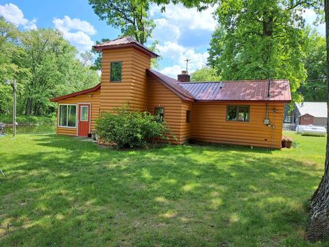 1409 N Muskegon Banks Rd, Marion, MI 49665