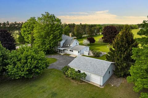 8293 Homestead Rd, Benzonia, MI 49616