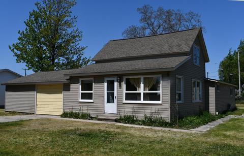 112 Stockman St, Oscoda, MI 48750