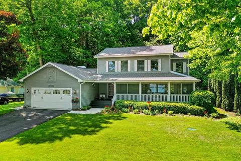 12305 Bluff Rd, Traverse City, MI 49686