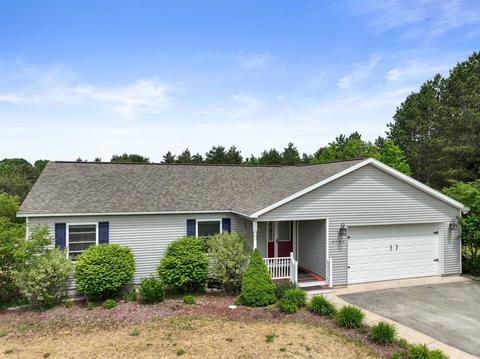 3745 Torrey Pines Dr, Kingsley, MI 49649
