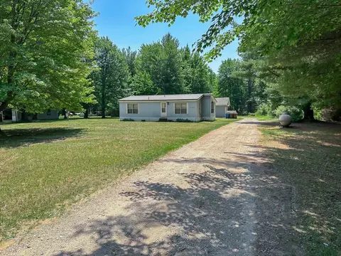 5195 W Fike, Coleman, MI 48618
