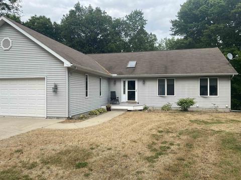 4852 N Flint Rd, Sanford, MI 48657