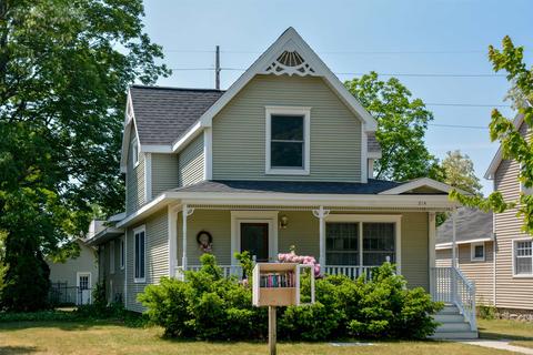 214 Eleventh, Traverse City, MI 49684