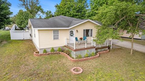 226 E Adelbert, Mesick, MI 49668