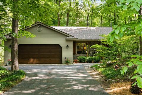 3182 Silver Hills Ln, Traverse City, MI 49684