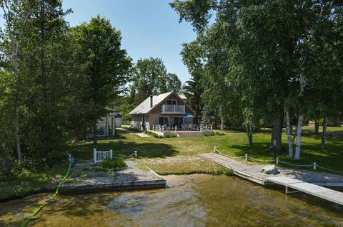 3485 S Sunrise Ln, Lake Leelanau, MI 49653