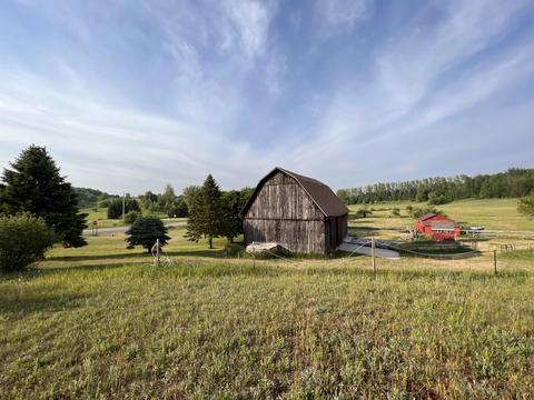 8588 N Manitou Trl, Northport, MI 49670