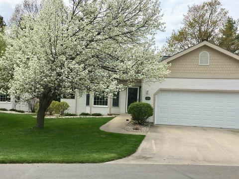 322 Golf Vw, Elk Rapids, MI 49629