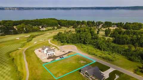 7794 Turnberry Cir, Williamsburg, MI 49690