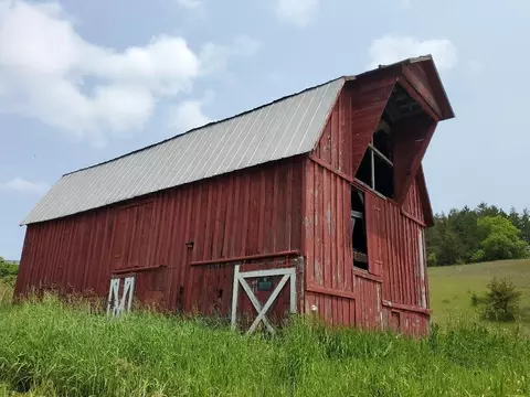 11377 W 16 Rd, Mesick, MI 49668