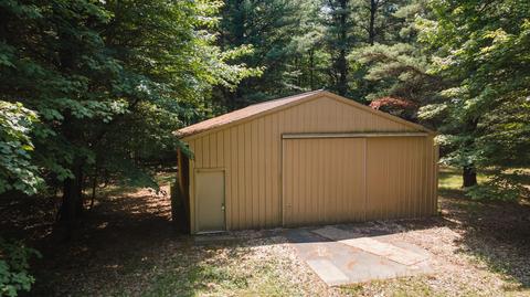 674 N Leaton Rd, Mount Pleasant, MI 48858