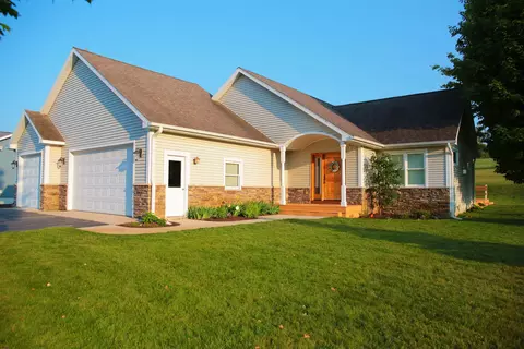 1594 Oban, Traverse City, MI 49696