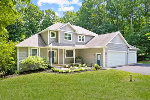 31 Whispering Woods Dr, Traverse City, MI 49696