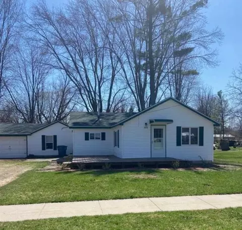 305 W Brown St, Beaverton, MI 48612