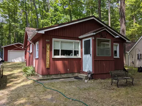 7686 Nicole Dr, South Branch, MI 48761