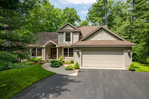 411 Leeward Trl, Traverse City, MI 49686