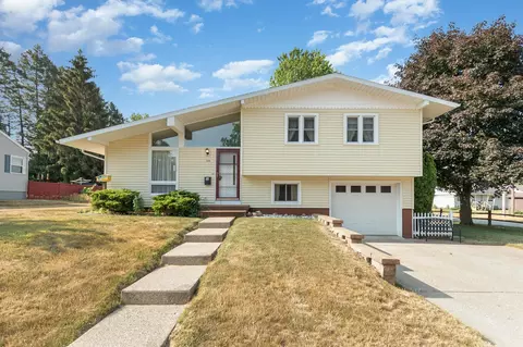 529 W End St, Alma, MI 48801