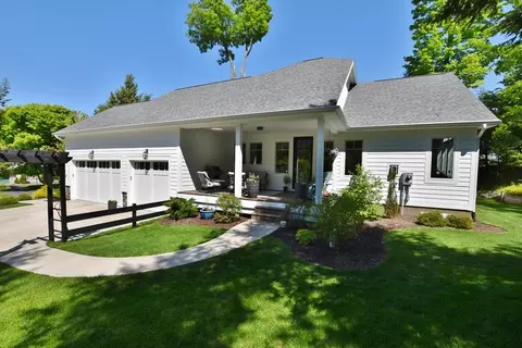9988 E Crain Hill Rd, Traverse City, MI 49684