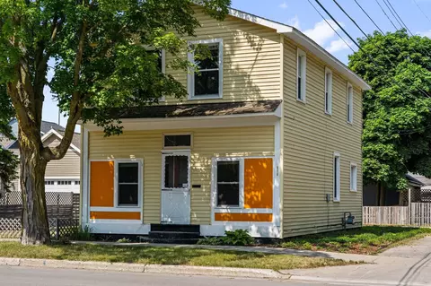 916 Pine St, Traverse City, MI 49684