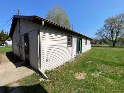 1340 Lakeview, Gladwin, MI 48624 photo 8