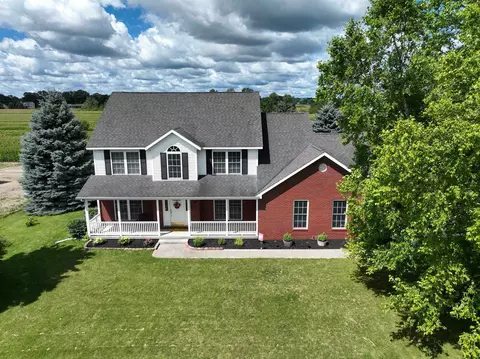 724 S Deer Run Dr, Mount Pleasant, MI 48858