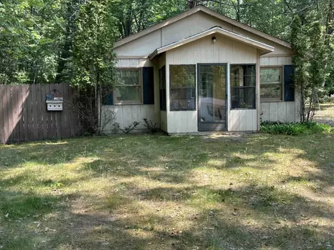 1890 Autumn Dr, Farwell, MI 48622