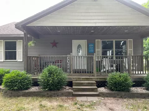 871 Bendon, Interlochen, MI 49643 photo 3