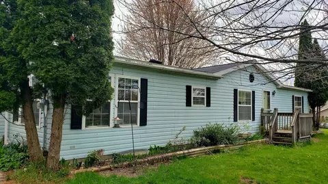 9478 N Pingree Rd, Alma, MI 48801