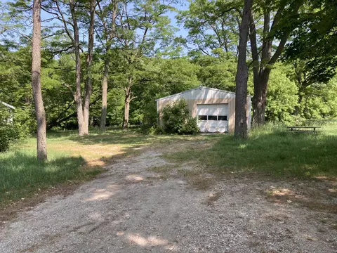 3584 W Burdickville, Maple City, MI 49664