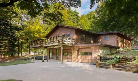 6173 S Lime Lk, Cedar, MI 49621