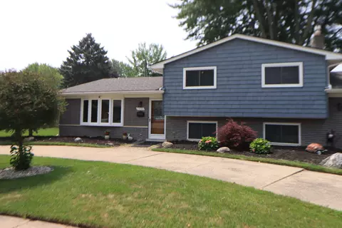 23720 Fenton, Clinton Township, MI 48036