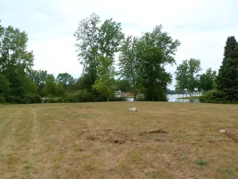 2010 Channel Dr W, Lake Isabella, MI 48893
