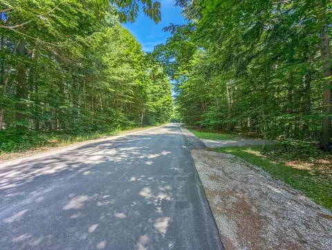 366 E Sugar Bay, Cedar, MI 49621 photo 11