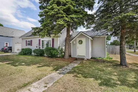 932 Farrar St, Cadillac, MI 49601