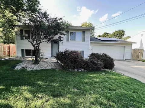1712 Elm St, Mount Pleasant, MI 48858