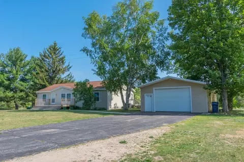 996 E Kasson Rd, Maple City, MI 49664