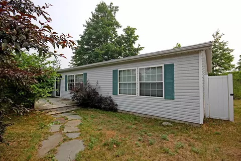 1617 Compton Ct, Grawn, MI 49637 photo 2