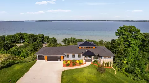 9319 S Majestic Rdg, Traverse City, MI 49684