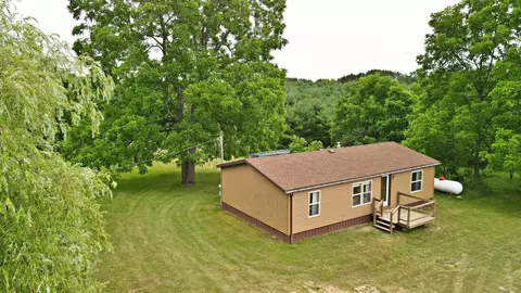 17996 Lakola, Tustin, MI 49688
