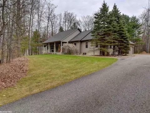 1309 Adam Dr, West Branch, MI 48661