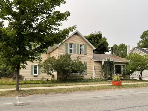 10154 W Front, Empire, MI 49630