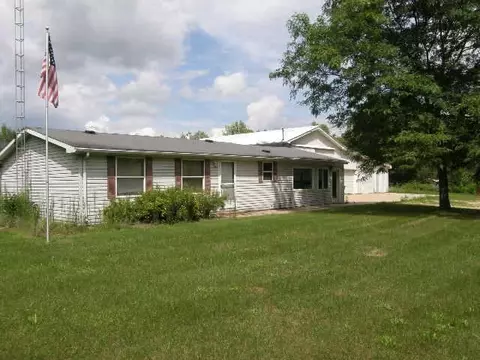 9045 E Lily Lk, Gladwin, MI 48624 photo 2