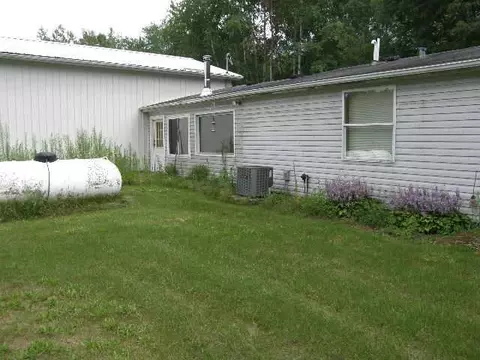 9045 E Lily Lk, Gladwin, MI 48624 photo 6