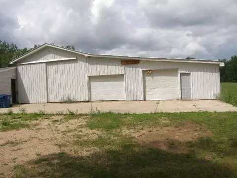 9045 E Lily Lk, Gladwin, MI 48624 photo 4