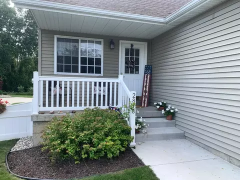 2818 Weatherwood, Mount Pleasant, MI 48858