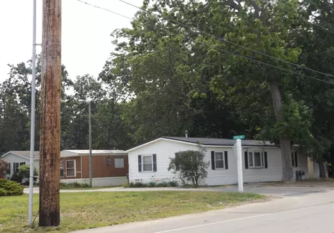 800 Briar Hl, Traverse City, MI 49686